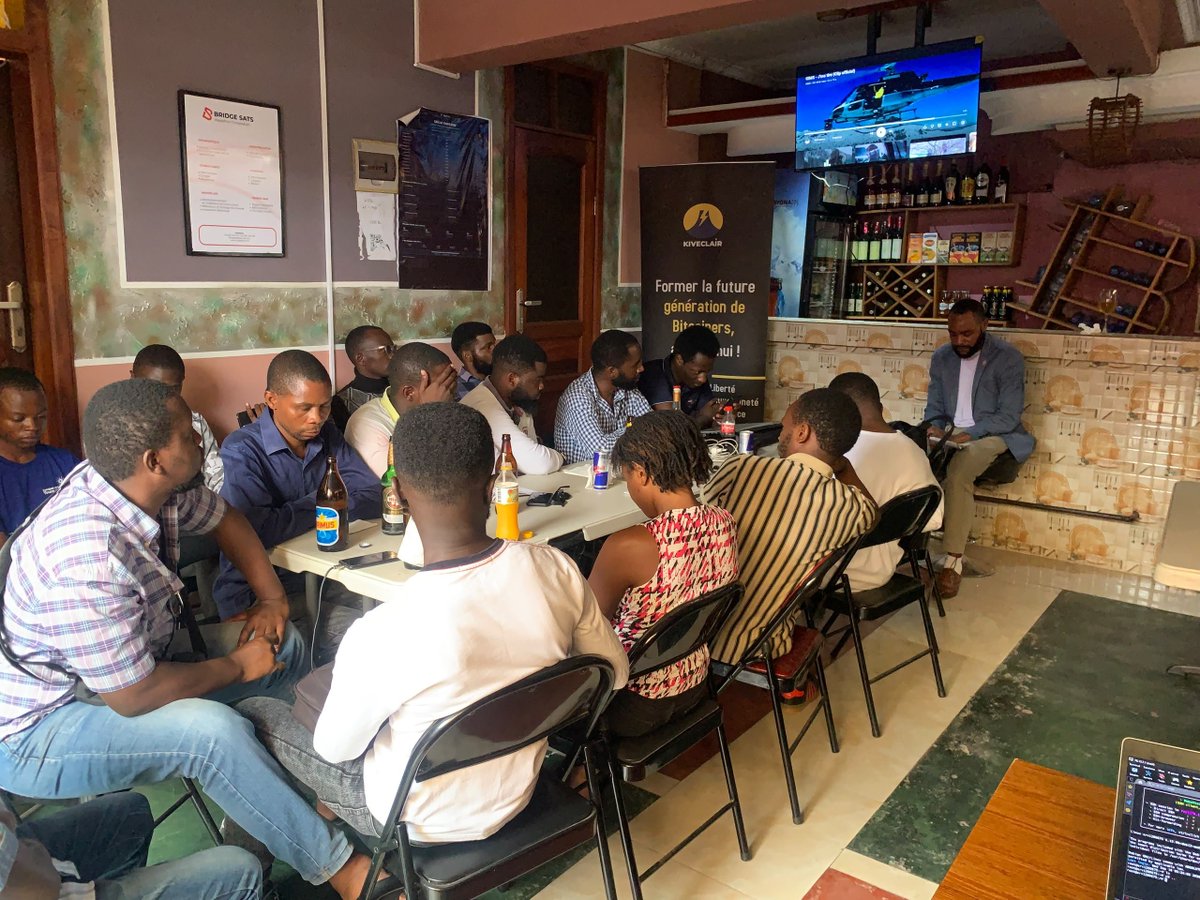 kiveclair's tweet photo. Merci aux participants à notre #KiveclairMeetup de ce samedi 19 septembre à #Goma consacré aux opportunités, enjeux et défis des Institutions de Microfinance (IMF).

Rendez-vous le samedi prochain pour un autre Meetup. https://t.co/RwJCxTkzE2