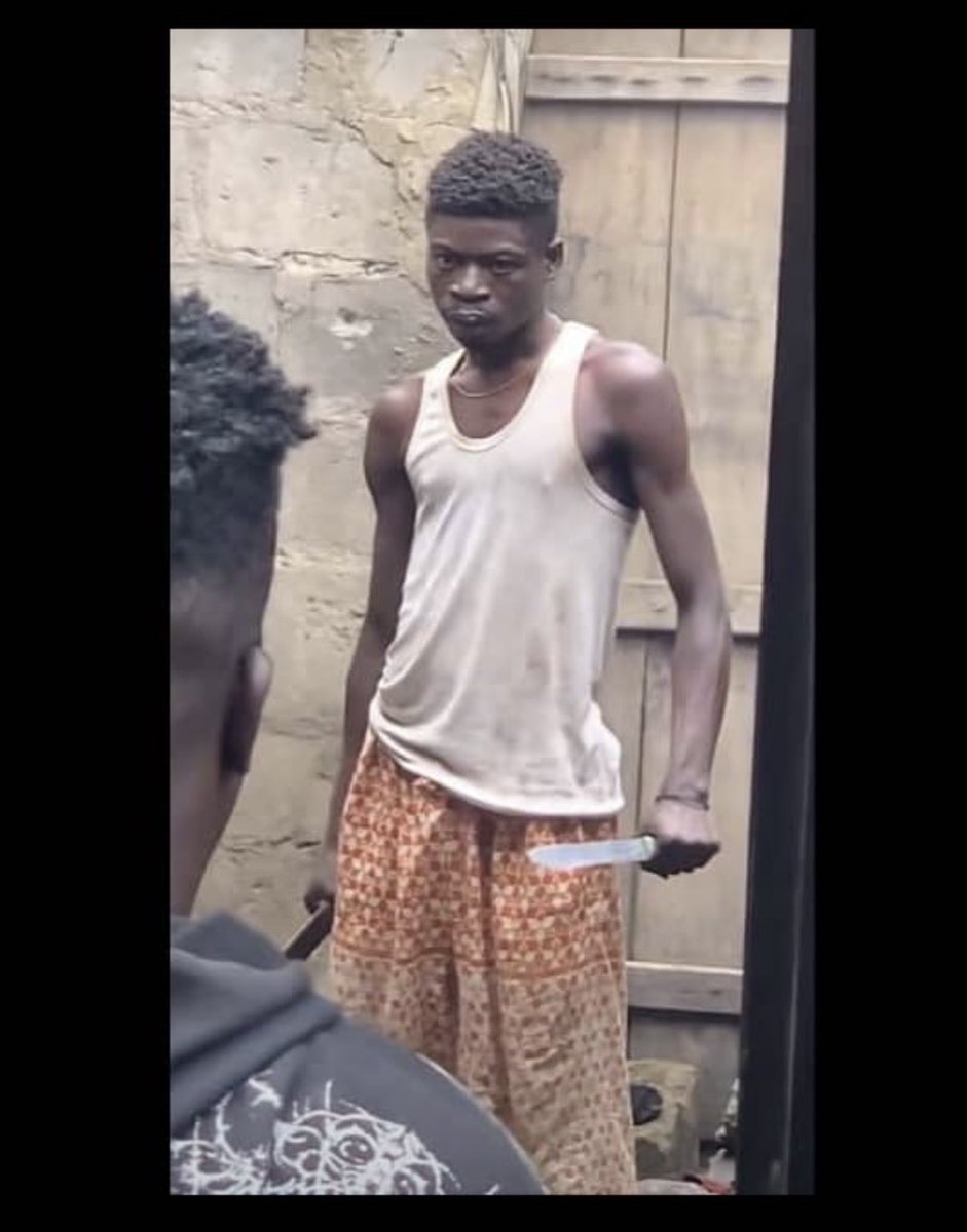 FINEBOI_Asian's tweet photo. If I open psychiatric hospital
Una go gree mad? https://t.co/sv0KWJOdCC