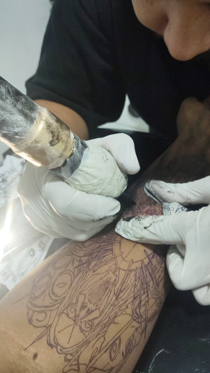 nicaococaina's tweet photo. E quando eu meti a tatuagem do Slipknot?? (Não terminei(vai fazer dois anos)) https://t.co/4k7Cl2qoWH