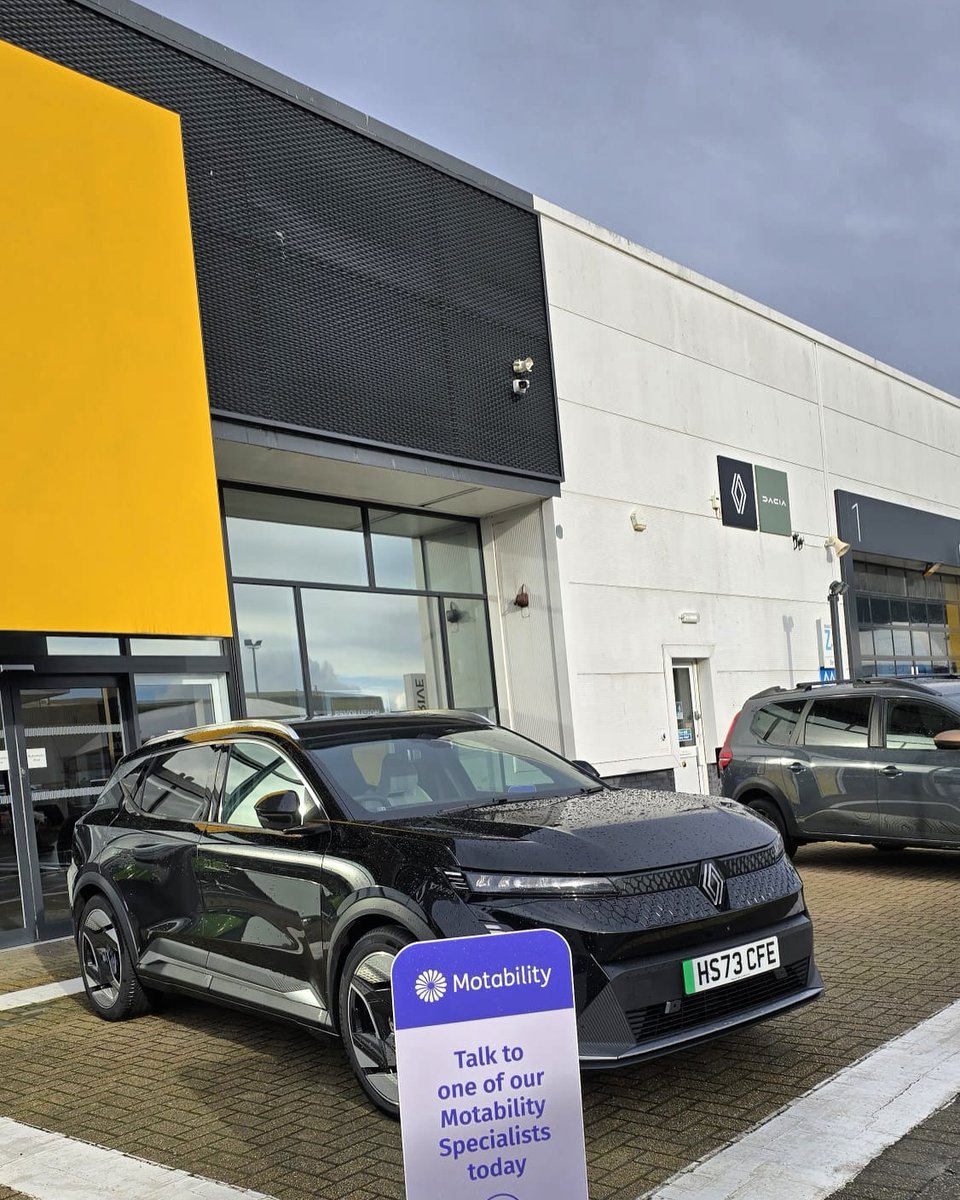 AdahFitzgepx's tweet photo. And here it is: the all-new Renault Scenic EV, on display today at Renault Retail Group UK. https://t.co/hdSr6izx7k