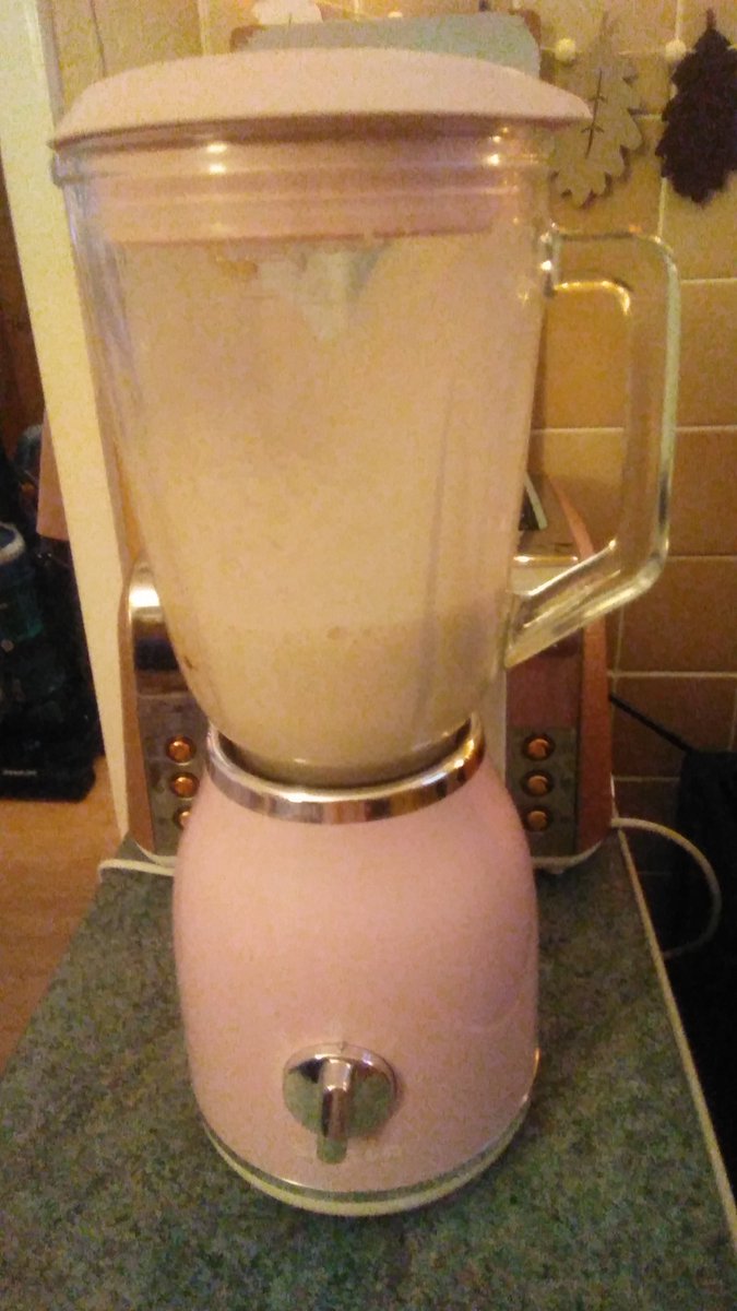 marie_bruce's tweet photo. Made a banana, honey, Greek yoghurt and cinnamon smoothie. It's very nice. Got some left over for later too. 😋This is the only way I can get any fruit down me -  in a homemade smoothie, cos I'm a picky eater... https://t.co/crwJaMRrID