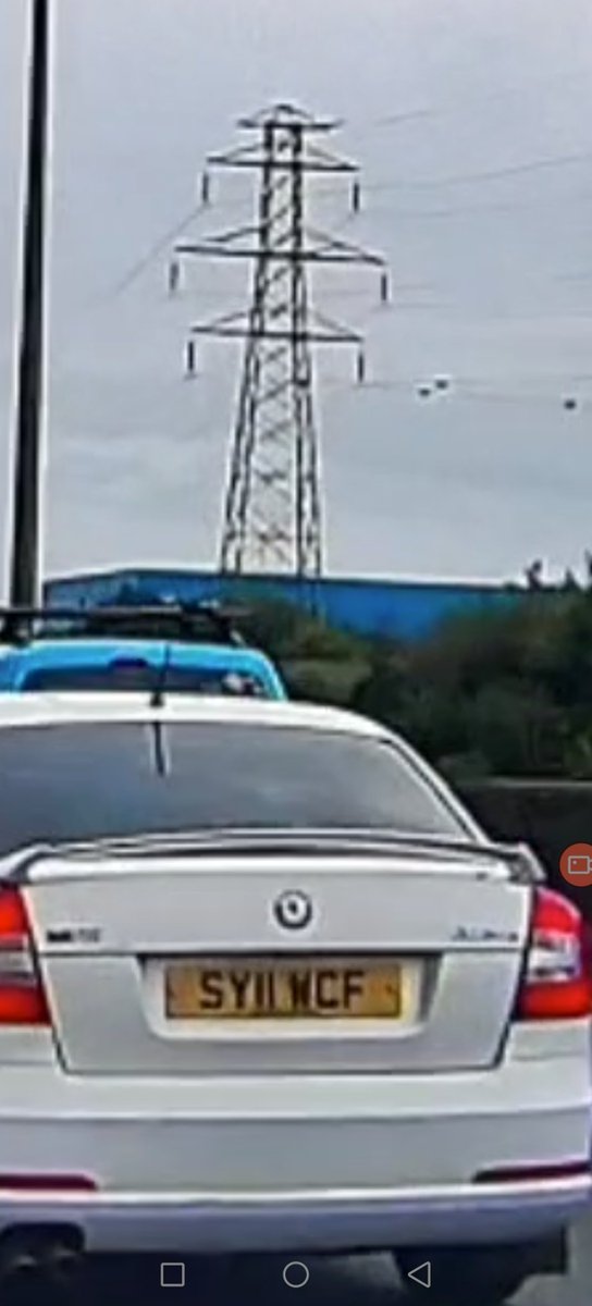 SeanUlidia's tweet photo. Keep your eyes on the white Skoda all the way up the road. If you see this repost it, see if we could potentially save lives and get this fucking maniac off the road. https://t.co/2C39XXF4UD