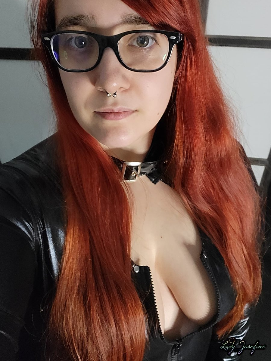LadyJosefiine's tweet photo. Momentan bin ich noch stark erkältet und kann nicht so wie ich gerne möchte.
Trotzdem wird dein Inhalt deiner Geldbörse den Platz auf meinem Konto einnehmen
Zahl meine Medikamente.... 
#paypig #findom #zahlsklave #goddes https://t.co/zhaLfeejC2
