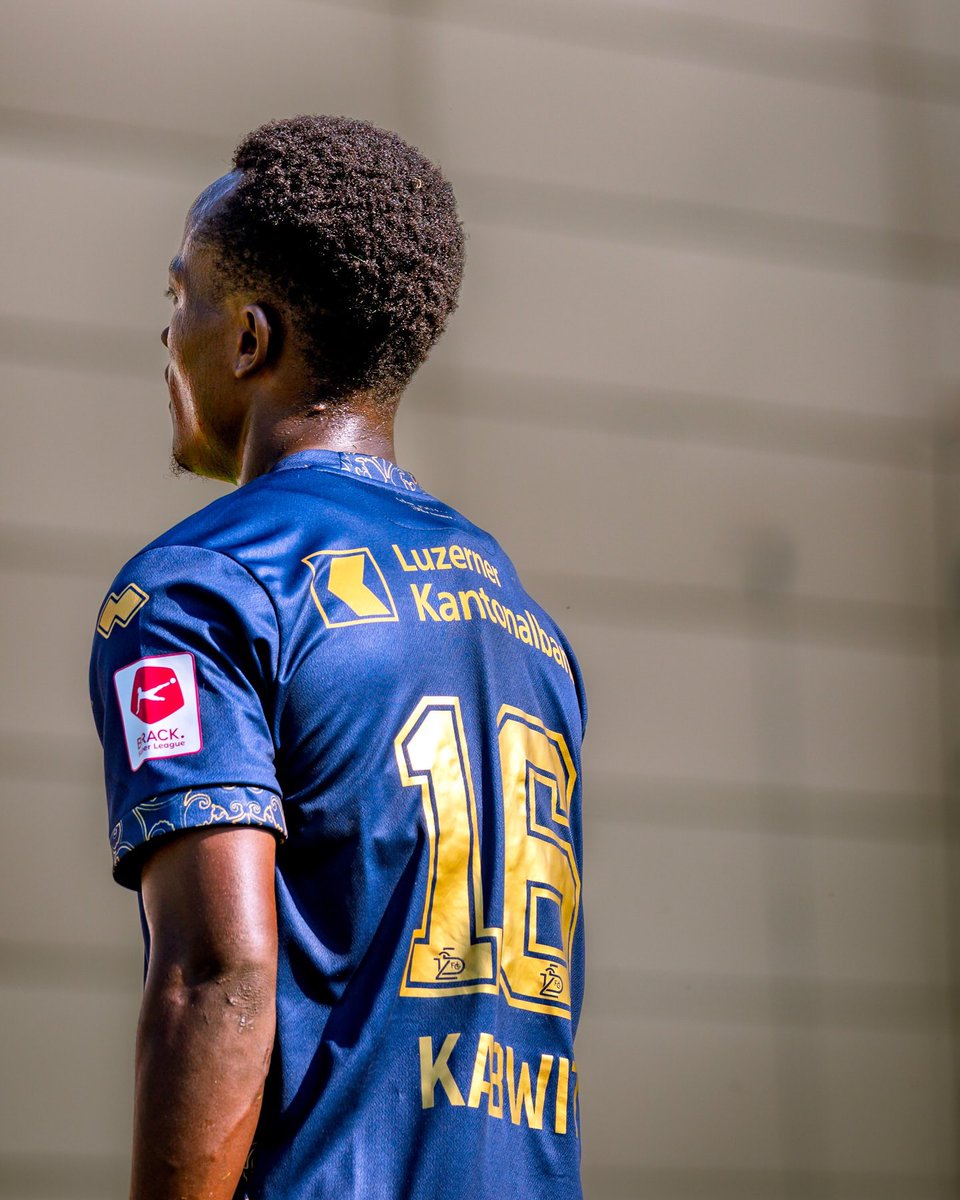 StreamFootRDC's tweet photo. 🚨𝐅𝐈𝐍 𝐃𝐔 𝐌𝐀𝐓𝐂𝐇 | Belle prestation de Kabwit et Bongeli !

Le FC Luzern s’est largement imposé 5️⃣-1️⃣ face à Grasshopper cet après-midi, avec deux jeunes Congolais à l’honneur 

Kabwit a participé au festival offensif en inscrivant le deuxième but de son équipe, tandis que Bongeli s’est mué en passeur décisif sur le quatrième 

#mobulute🐆