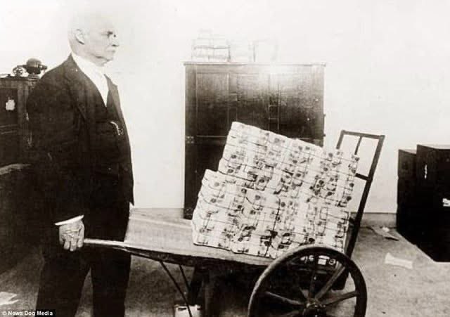 GraniteStateLP's tweet photo. The worst part of hyper inflation in a cashless society, is we won't even be able to burn the money for heat in the winter! https://t.co/NxWPcnsIx4