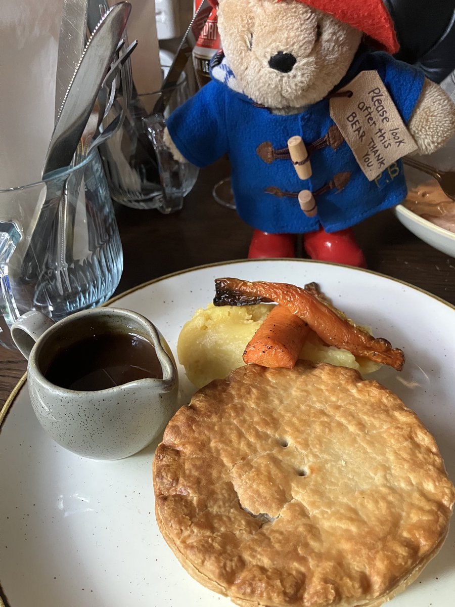 AmbJapanUK's tweet photo. Irish Stew x Belfast Black!!🍺
Steak &amp; Guinness Pie 👍👍👍 https://t.co/4hOpXxnHYP