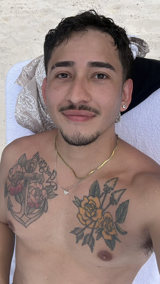 The_Giovannie's tweet photo. Now I got me a beach boy ✨ https://t.co/fQbp8tAOlp