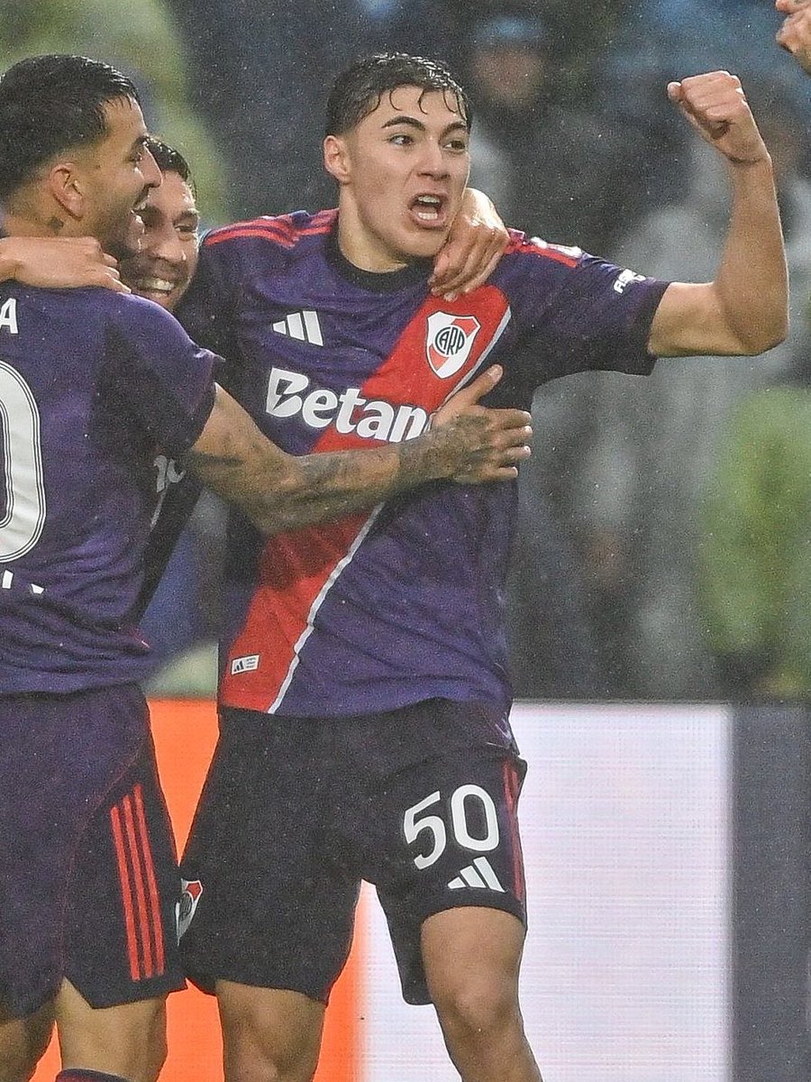 cris__ese's tweet photo. En menos de 10 partidos se ganó la convocatoria a la selección

Tobías Andrada, de River Camp al mundo. https://t.co/J2EzeRCKg5