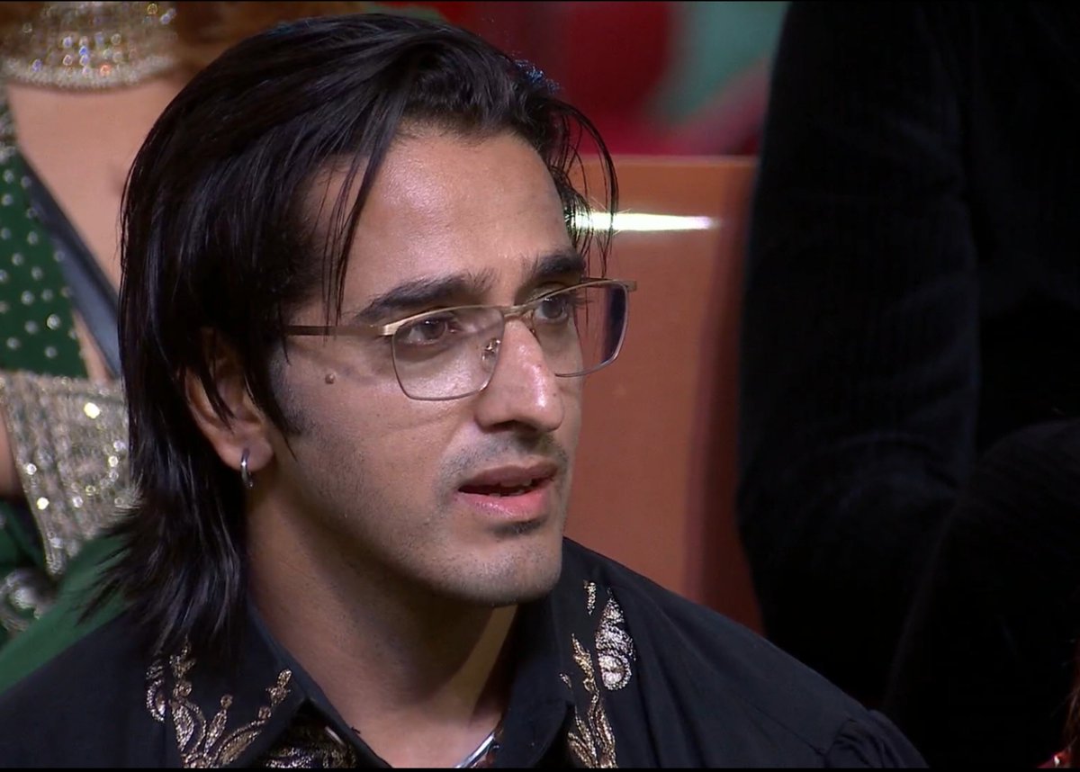 Wartika31's tweet photo. Qazi yarrrrr
#BB20 https://t.co/rHGXGGCThh