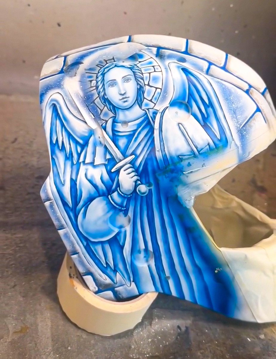 LeafsPapi_'s tweet photo. FIRST LOOK AT SERGEI BOBROVSKY’S NEW LEAFS MASK https://t.co/bp3Iop1YIn