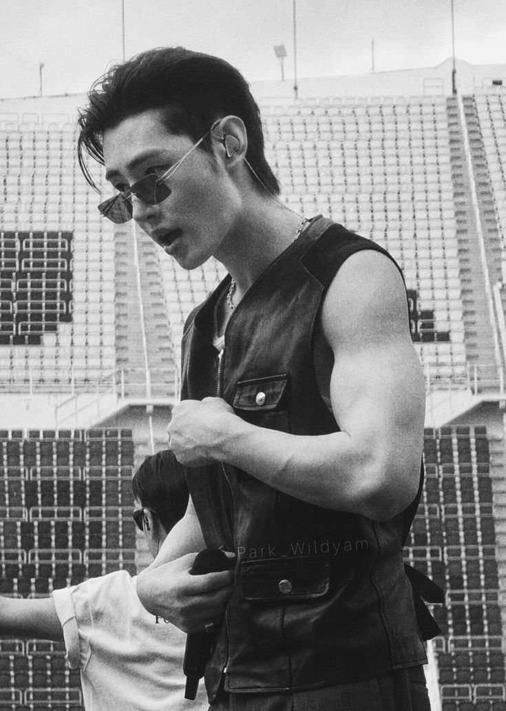 Nortlightale's tweet photo. Claim this energy about biceptember. https://t.co/TGtlQjsrmT