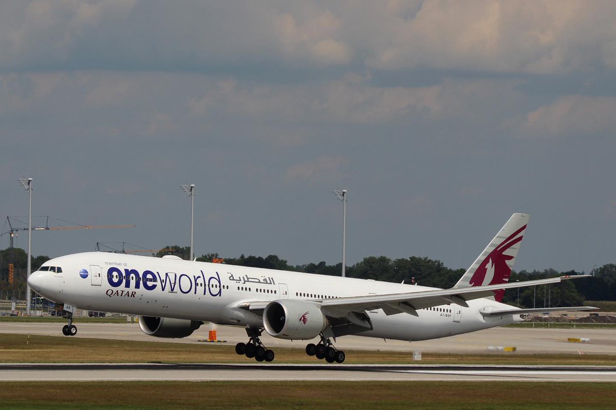BryceValerkoa's tweet photo. Qatar Airways Boeing 777-300ER from Doha (DOH) in oneworld livery. https://t.co/GEgTnxL4NA