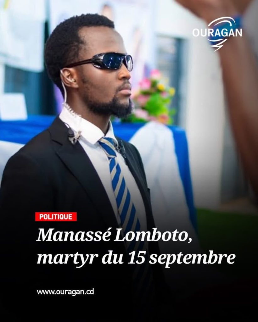 DendeLexxus's tweet photo. Il y croyait. Sincèrement.
Dans un monde où beaucoup veulent être devant pour être vus, lui avait choisi d’être devant pour prendre les coups.
La nuance paraît petite.
Elle raconte pourtant tout de l’homme.

Devant, il protégeait.
Derrière, légèrement à côté, il veillait.
Toujours assez près pour écarter le danger, jamais assez pour voler la lumière à celui qu’il avait choisi de protéger.
Peut-être avait-il compris, à sa manière, que toutes les convictions ne se portent pas avec des mots.

Cette parole qui défend, qui promet, qui éclaire et fait rêver d’un Congo meilleur, Manassé ne l’avait peut-être pas dans la bouche.
Il l’avait dans les yeux pour voir venir le danger.
Dans ses jambes pour suivre.
Dans ses bras pour protéger.
Et finalement dans sa chair pour prendre le coup.

Peut-être croyait-il aussi que cette parole portée par son protégé finirait un jour par changer quelque chose. 
Pour lui. Pour les siens. Pour cette famille à laquelle il voulait certainement épargner un Congo qui recommence éternellement les mêmes douleurs.

Alors il s’était construit.
Son style. Son allure. Sa manière de se tenir.
Cette stature qu’il façonnait peu à peu…
Il ne faisait pas qu’exercer un métier. 
Il devenait le personnage.
Sans savoir qu’il était déjà en train d’entrer dans sa propre légende.

Il était prêt. 
Pas à mourir. 
À protéger.

Ce 15.09, les voyous intolérants, ces forces de régression que l’ironie politique a eu l’indécence de baptiser « Forces du progrès », en ont décidé autrement. 
Ils ont arrêté son rêve en lui arrachant la vie. 
À chaque fois, la même question: pourquoi faut-il encore mourir au Congo simplement parce qu’on a choisi de ne pas penser comme ceux qui gouvernent ?

J’imagine ses parents.
J’imagine surtout cette phrase banale, celle que quelqu’un lui aura peut-être lancée avant qu’il ne sorte:
« Manassé, fais attention aujourd’hui… »
Il est sorti.
Il n’est jamais vraiment rentré.

Pendant ce temps, le régime est déjà passé à autre chose. Une mort de plus. Un détail. Il l’aura cherché. C’est ça, la politique…
l’UDPS continue d’écrire cette terrible ironie de notre histoire: celle d’une "victime devenue pire que ses bourreaux".

Cher Manassé,
je n’ai toujours pas trouvé la réponse à ma vieille question …
Comment dit-on " repose en paix " à un guerrier ?
Alors je ne te le dirai peut-être pas.
Je dirai simplement que ce fut un honneur d’avoir partagé avec toi ton dernier champ de bataille.

Qu’il est terriblement injuste que celui dont le métier était de ramener les autres vivants soit précisément celui qui n’est pas rentré.

Puisse le Dieu de nos ancêtres accueillir ton âme.
Mes sincères condoléances à ta famille biologique, à tes proches, à @prince_epenge  et à tous les compagnons de lutte.

Manassé Lomboto.
Présent.