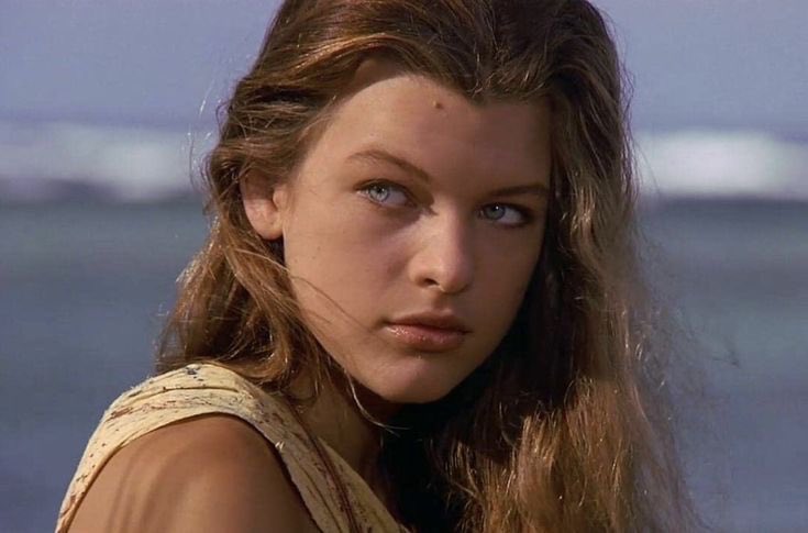 azulasmind's tweet photo. uma coisa que me estressa é que sempre tiram a milla pra merda e agem como se resident evil tivesse dado uma carreira pra ela sendo que ela já era alguém muito antes deles! E OUTRA ter feito eles meio que teve o efeito reverso pra ela porque depois disso foi só ladeira abaixo https://t.co/koEBCtKRte