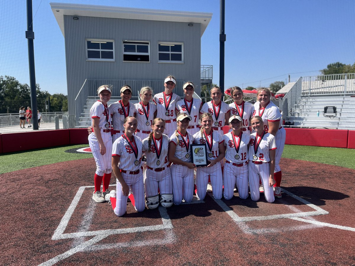 JonLieberMedia's tweet photo. Southern Boone takes home the gold at the Lady Jays Classic!

Eagles win 12-2 over Hickman.

@SoBoCoAthletics https://t.co/cdpITAAa6d