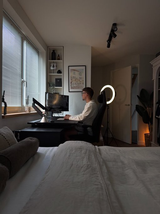GentlemenxStyle's tweet photo. Build an environment so dialed in that productivity becomes your default state. https://t.co/ZCwYGxjxBA