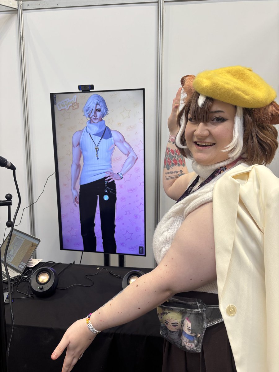 BowCosplays's tweet photo. Also met Sensei today!! He was my first introductions to vtubers so I’m glad he was finally guesting VeXpo this year, thank you sensei for responding to my greggs question 🙂‍↕️ https://t.co/bLmIPK5HDD