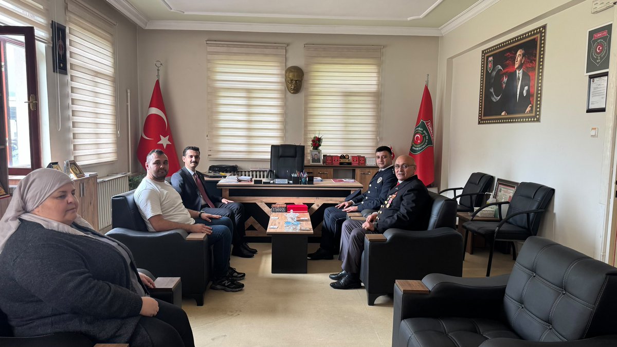 tcsultandagi's tweet photo. Kaymakamımız Muhammet ÇINARKA, 19 Eylül Gaziler Günü vesilesiyle Türkiye Harp Malulü Gaziler, Şehit Dul ve Yetimleri Derneği ilçemiz temsilciliğini ziyaret etti ve kıymetli gazilerimizi, aziz şehitlerimizin değerli aileleriyle birlikte kahvaltı programında misafir etti. https://t.co/Q2XWyVoXTO