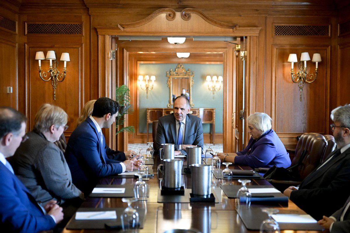 GreeceMFA's tweet photo. 📍Toronto | FM George Gerapetritis met with @SenatorHousakos, MP @pfragiskatos, MPP @Effie_ONB &amp; Justice R.Tzimas.

Discussions focused on 🇬🇷🇨🇦 relations,  #Greek Diaspora’s role &amp; opportunities to further strengthen cooperation at all levels. https://t.co/xiIpMuZk94