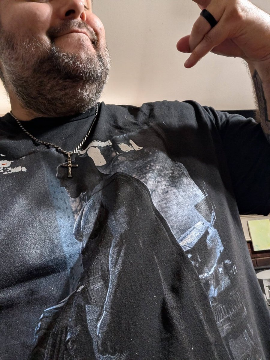 _fireresistant's tweet photo. Celebrating Batman Day w/ the @BenAffleck batman shirt!!! @ZackSnyder 

#batmanday https://t.co/pWucqhPmh8
