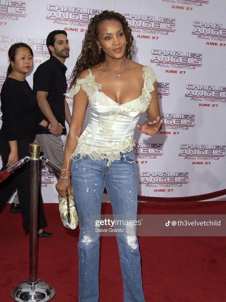 cantleavethegc's tweet photo. The girls use to pull up to the carpet with jeans on &amp; STILL cleaned the room. https://t.co/hBrIfVMg10