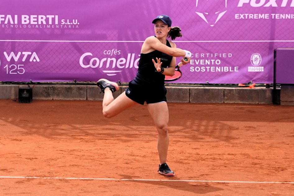 Reinasdeltenis's tweet photo. ✅️ ¡Primera final WTA para Kaitlin Quevedo con tan solo 20 años!

La española alcanza la final del WTA 250 de Sao Paulo 🇧🇷 tras derrotar a la francesa Blinkova por 6-4, 2-6, 6-4.

Esperemos que sea la final con Paula Badosa.

Mejor rankin profesional: 91.

💪💪 https://t.co/JvMuhnDsWE