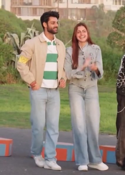 bhataktasitara_'s tweet photo. If chemistry could be captured in a frame, it would  be them , they look so good together cuties <333

#karhana #karanwahi #farrhanabhatt https://t.co/9MExF0IvXt