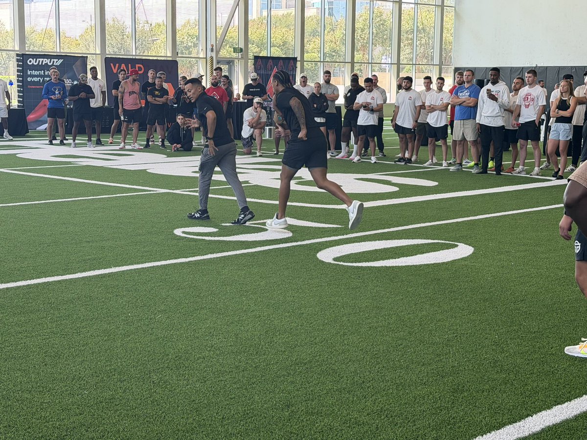 TommyB_K's tweet photo. Game Speed💥with @thecoachjav #SpeedSummit2026 @universal_speed 

Practical applications: it is contextual, perception and situations dictate the movement and decisions an athlete makes. Are we training it?🤔🤔

I'm guilty of too much COD, without the contextual element. Time to make some changes??

Thanks for the informative and thought provoking session.🙌🏼