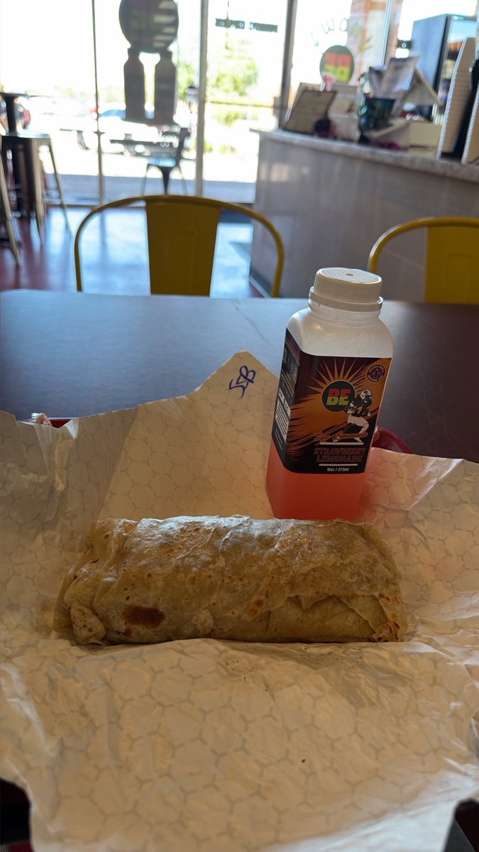 Shawn_Moran's tweet photo. Always have to stop at @Burritoexp when in Phoenix. Most legit burritos ever! https://t.co/cB01gCKisP