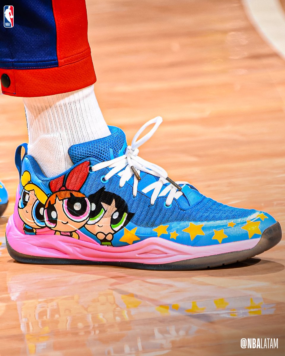 NBALatam's tweet photo. ¡Hay azúcar, flores y muchos colores en estas zapatillas! 🩷🩵💚 https://t.co/gR1L1VjSPn