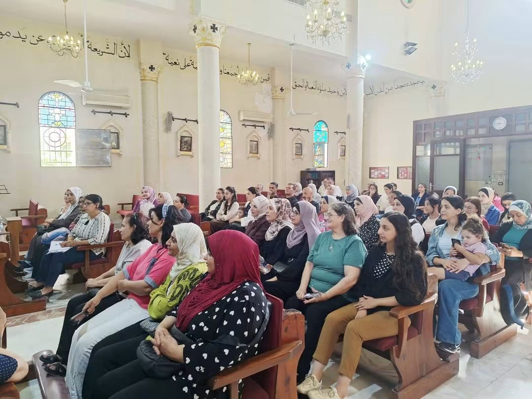 PGabRomanelli's tweet photo. Junto al equipo docente de la Escuela y el Jardín de Infancia del  Patriarcado Latino en Gaza, nos reunimos para preparar con renovado compromiso este nuevo año.

Seguimos trabajando en equipo para brindar a nuestros niños un ambiente educativo seguro y lleno de esperanza, continuando nuestra misión educativa a pesar de los desafíos.

Juntos comenzamos un nuevo año con dedicación renovada, esperanza y confianza en Dios. 🙏📚