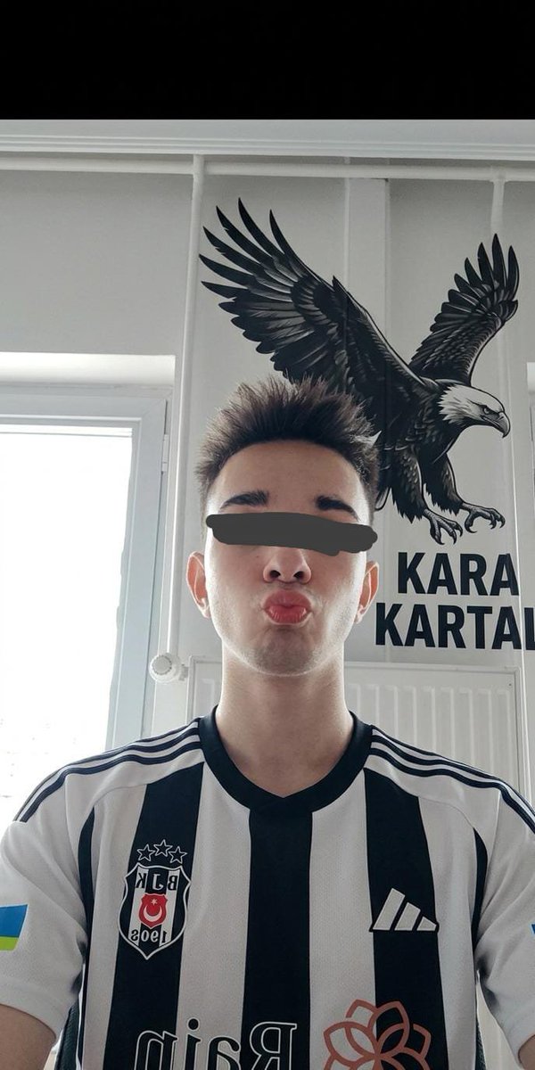et2ooo's tweet photo. gol atamazsak  jimnastikkulübü marşı eşliğinde fifada şevketi domaltacak kişi sayısı 2 olacak🦅🦅🦅 
#tinerebaşlıyoruz
#burramyalnızdeğil
#Leaoyualdıranşevketiskin
#paparaparktasexvar https://t.co/rMFzUbutgh