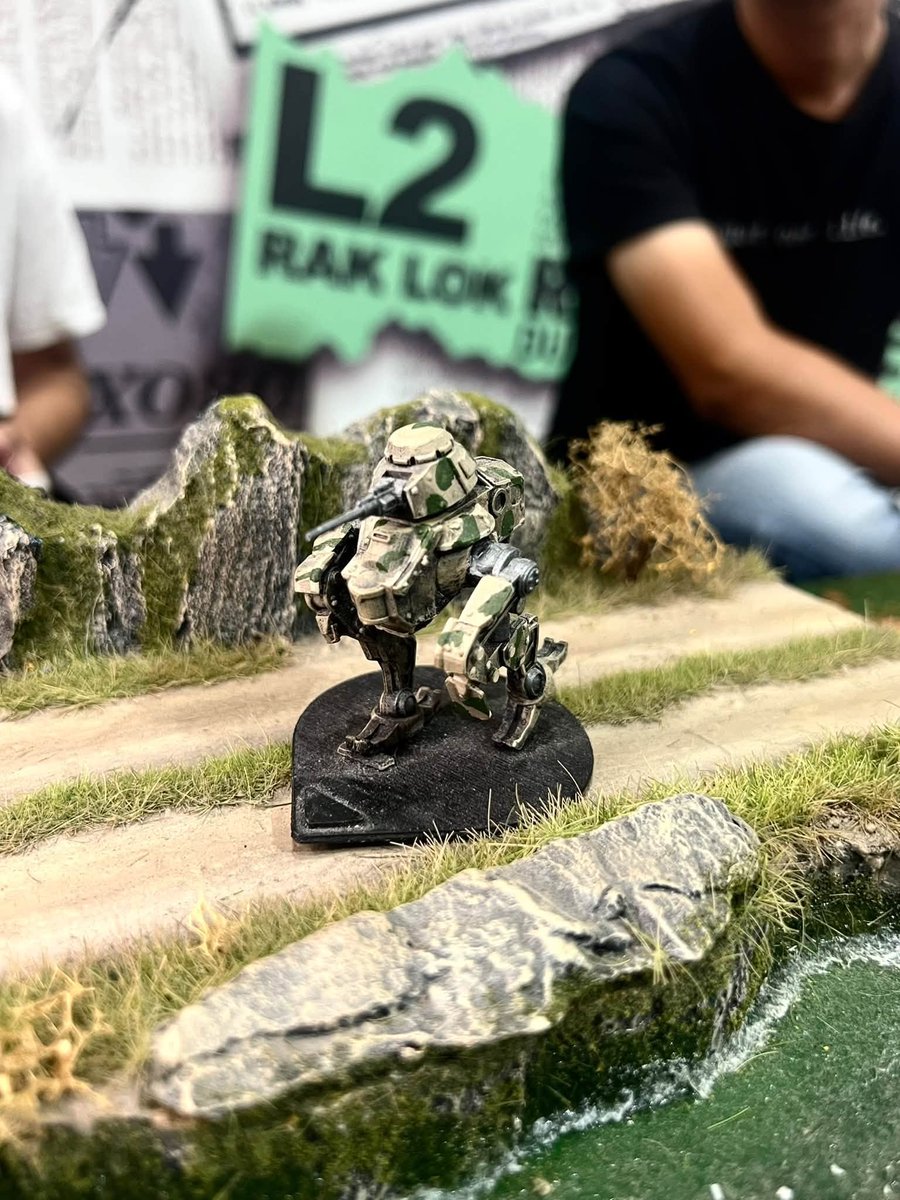 Rattapoom_K's tweet photo. Stealing shots from the next booth's diorama https://t.co/2o0KUrFWnz