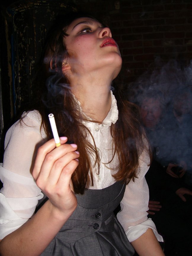 tuesdaywood's tweet photo. alexa chung ♡ https://t.co/EjOGOt6Vpy