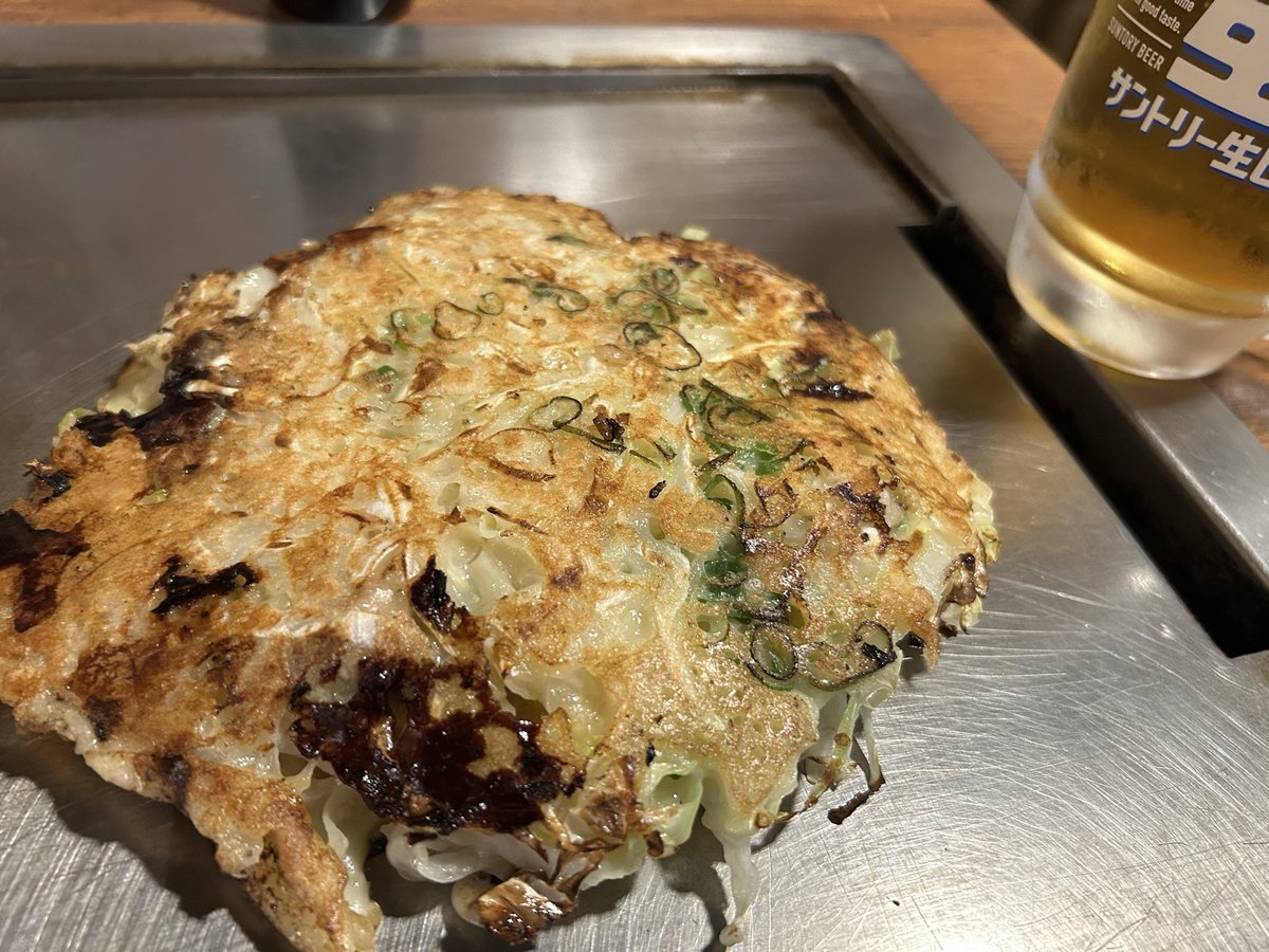 dr_nogami's tweet photo. 昨日は、三宮でお好み焼きをご馳走になりました。
お好み焼きって、ビールに合いますねー。
感謝。 https://t.co/8bx4CmseMA