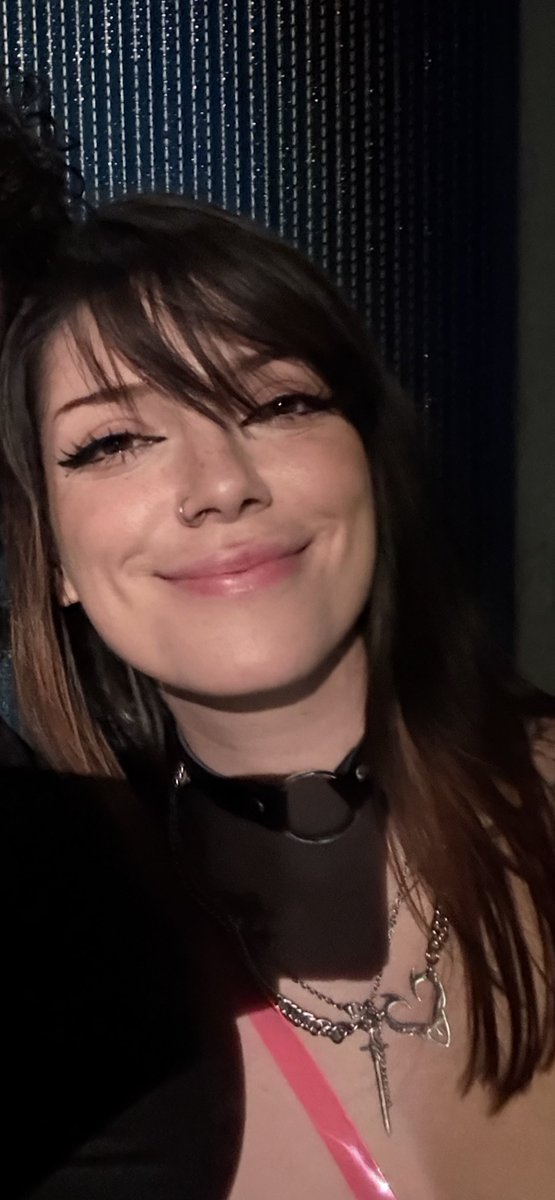 jessakiddding's tweet photo. Guysss I really love these dumb photos of me. 😫 https://t.co/p42YOFzgxf