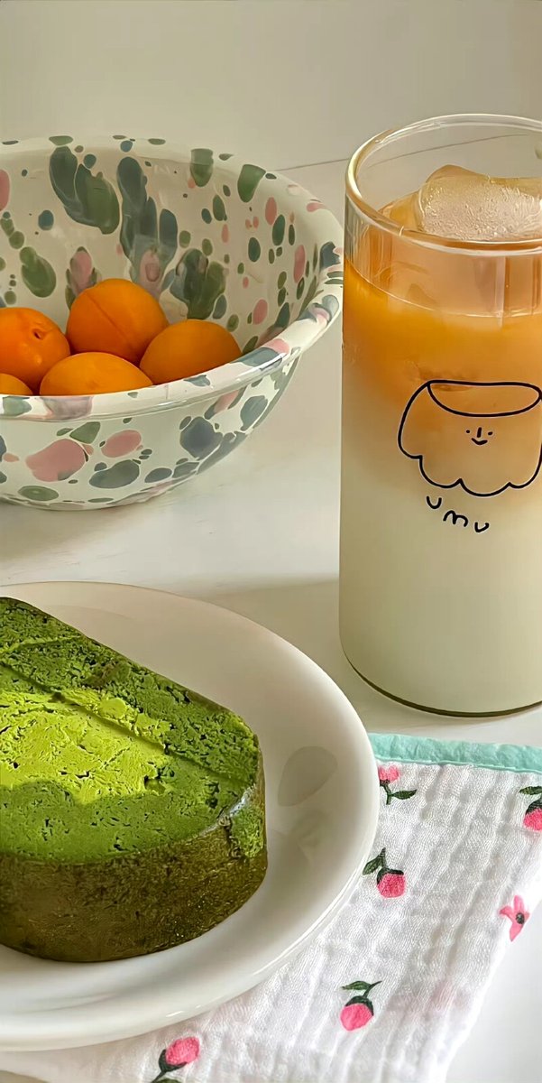 S6MWM2xiHjWbNwe's tweet photo. My partner left a half-eaten matcha cookie on my desk + a sticky note that says “saved the best bite for you ” — small moments hit different. https://t.co/7HyGWP7mGP