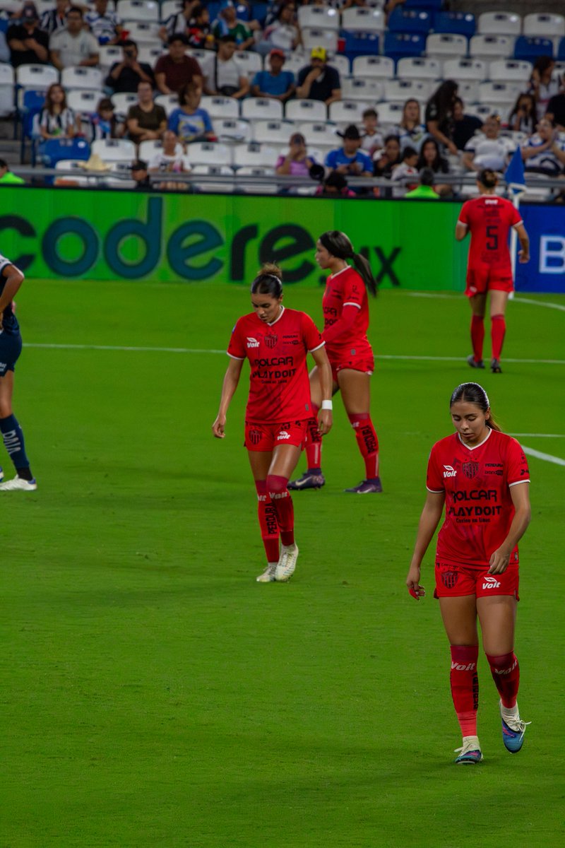 VisualsAgencyMX's tweet photo. @rayadas 🆚 @necaxafemenil | J8 apertura 2026 Liga MX femenil 🏟️ BBVA.

📸: @dpfotografia7 para Visuals Agency MX https://t.co/t9gYCfQ5TE