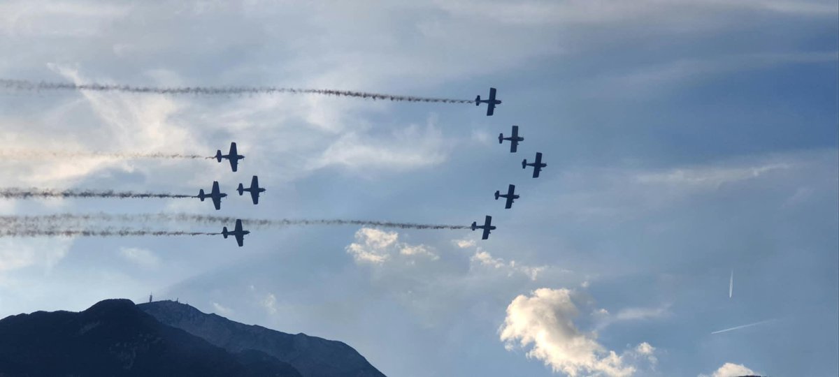CapPopolare's tweet photo. #dissimilar #formation
.
#cap #clubaviazionepopolare @ #festivolare airshow 2026 https://t.co/5G3JZ94zWP