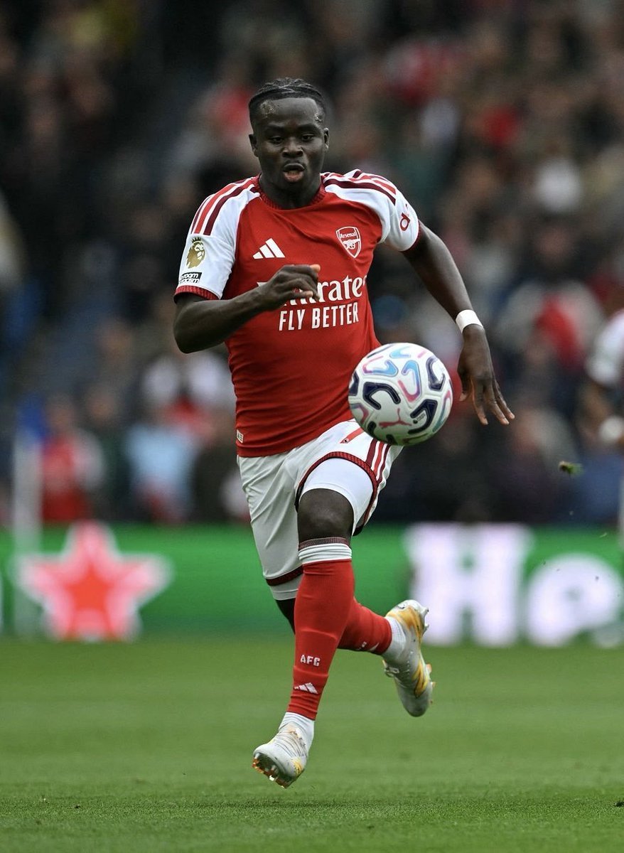 ultimate_kombo's tweet photo. Bukayo SAKA is no longer an Elite Level Winger and Arsenal doesn't have any Elite Level Attacker in their squad 

His decline is really shocking, because at some point he was one of the best wingers in the world, but right now he can't even lace YAMAL or Olise's boot https://t.co/6jzHgnk88p