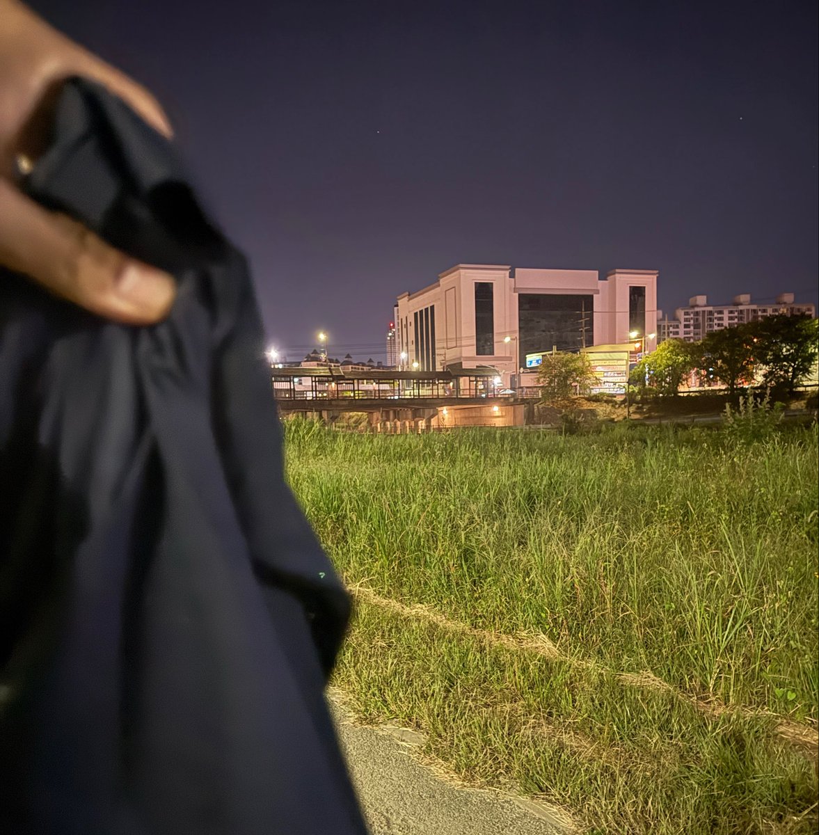 wjswndish's tweet photo. 사람 오길래 옷들고 그대로 뛰어가다 인증샷🤭🤭
#전주 #야노 #전주야노 #전주게이 #게이 https://t.co/Lg0tMSYDuj