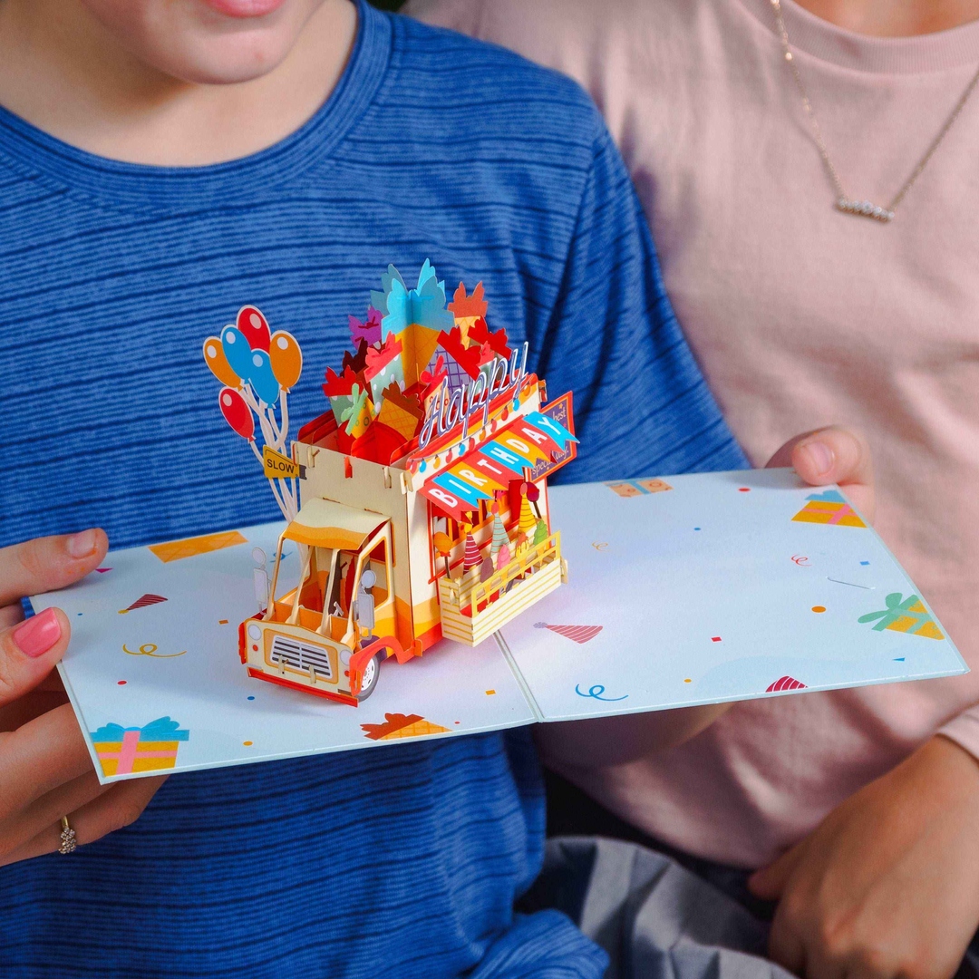 peachandpantry's tweet photo. Make their birthday pop! 🍦 This handmade 3D ice cream truck card is a sweet surprise. Add your note to the removable tag for a personal touch. Shop Now: https://t.co/UNYyMsq2VT #HappyBirthday #PopUpCard https://t.co/0ztAXTBeOO