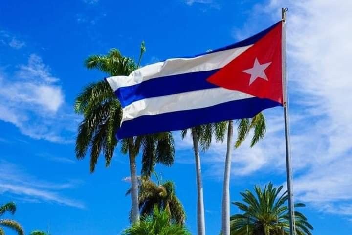 DaroValdsRodrg1's tweet photo. #Buenas tardes #Mundo
Atravesamos momentos difíciles, pero el coraje del pueblo de #Cuba, la dignidad de vivir sin tener precio y el triunfo de la verdad sobre la mentira, nos ayudará a superarlo.
#CubaVencerá 
#TumbaElBloqueo https://t.co/zhZkUiqlbM
