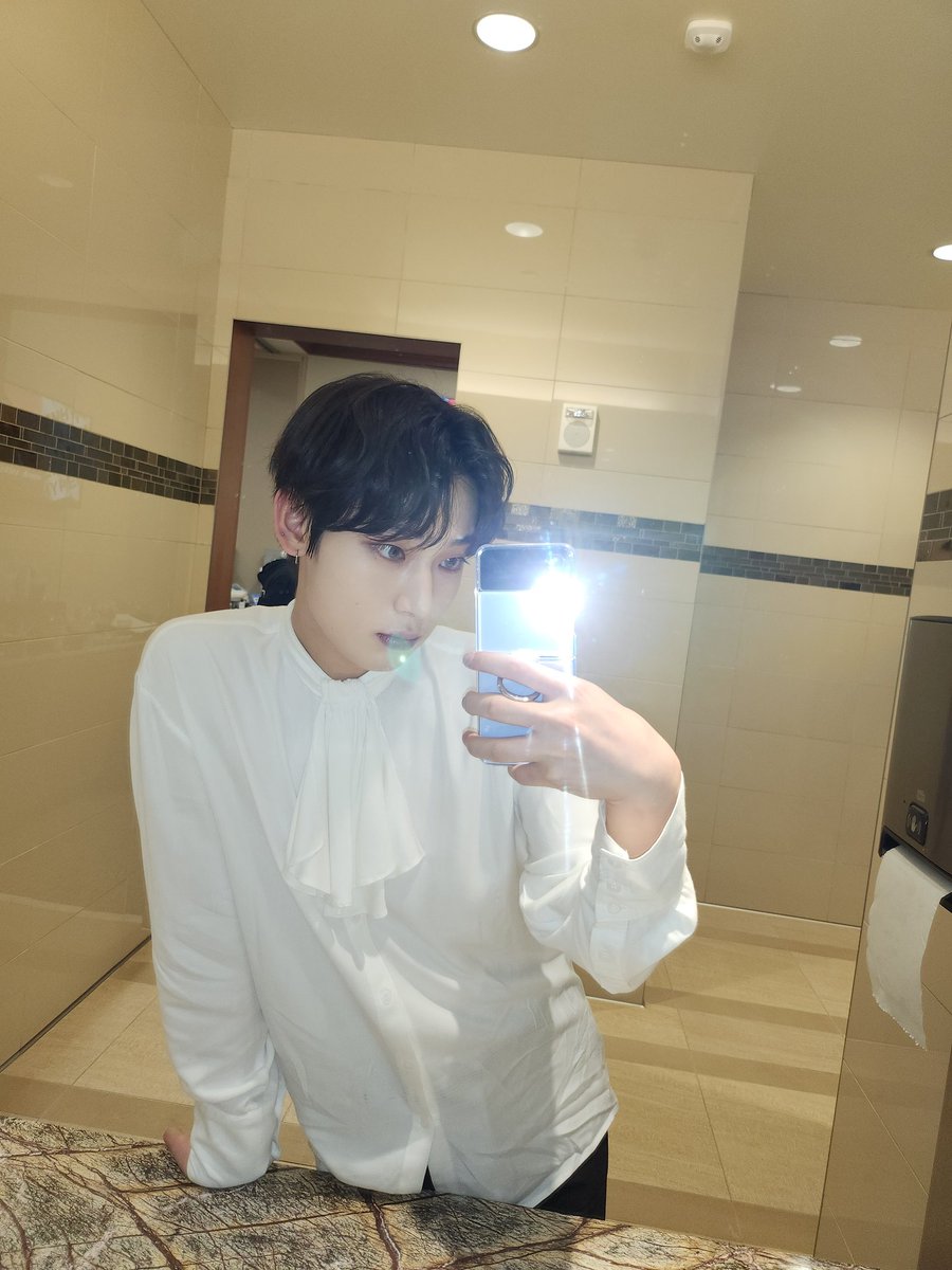 yearlyenhypen's tweet photo. sunoo via twitter 4 years ago today with "I was so so happy [in] fort worth🤍❤

#SUNOO #FORTWORTH #THANK_YOU
#EN_WORLDTOUR_MANIFESTO
#MANIFESTO_IN_FORTWORTH"(8th October 2022)
trans:enhypenupdates https://t.co/1OrdZLut9T