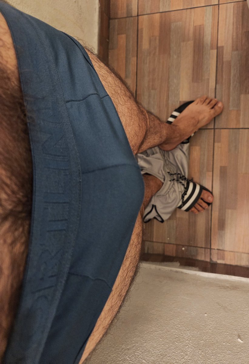 Francis57567646's tweet photo. #pies #fetiche #feet https://t.co/hYuM3cpwRR