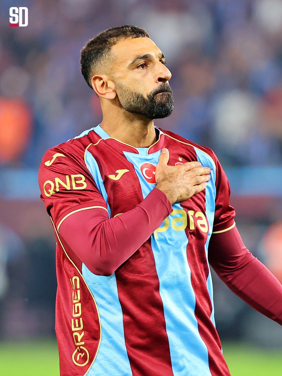 SportsDigitale's tweet photo. MO SALAH. HAT-TRICK. https://t.co/BFg95W80kZ