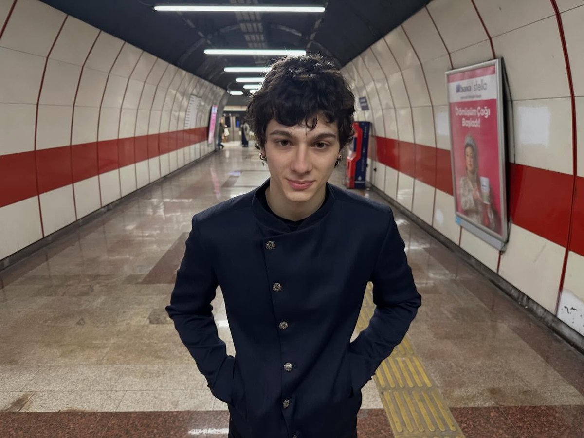 ashtpvx's tweet photo. a living masterpiece https://t.co/pTWlwsFCWG
