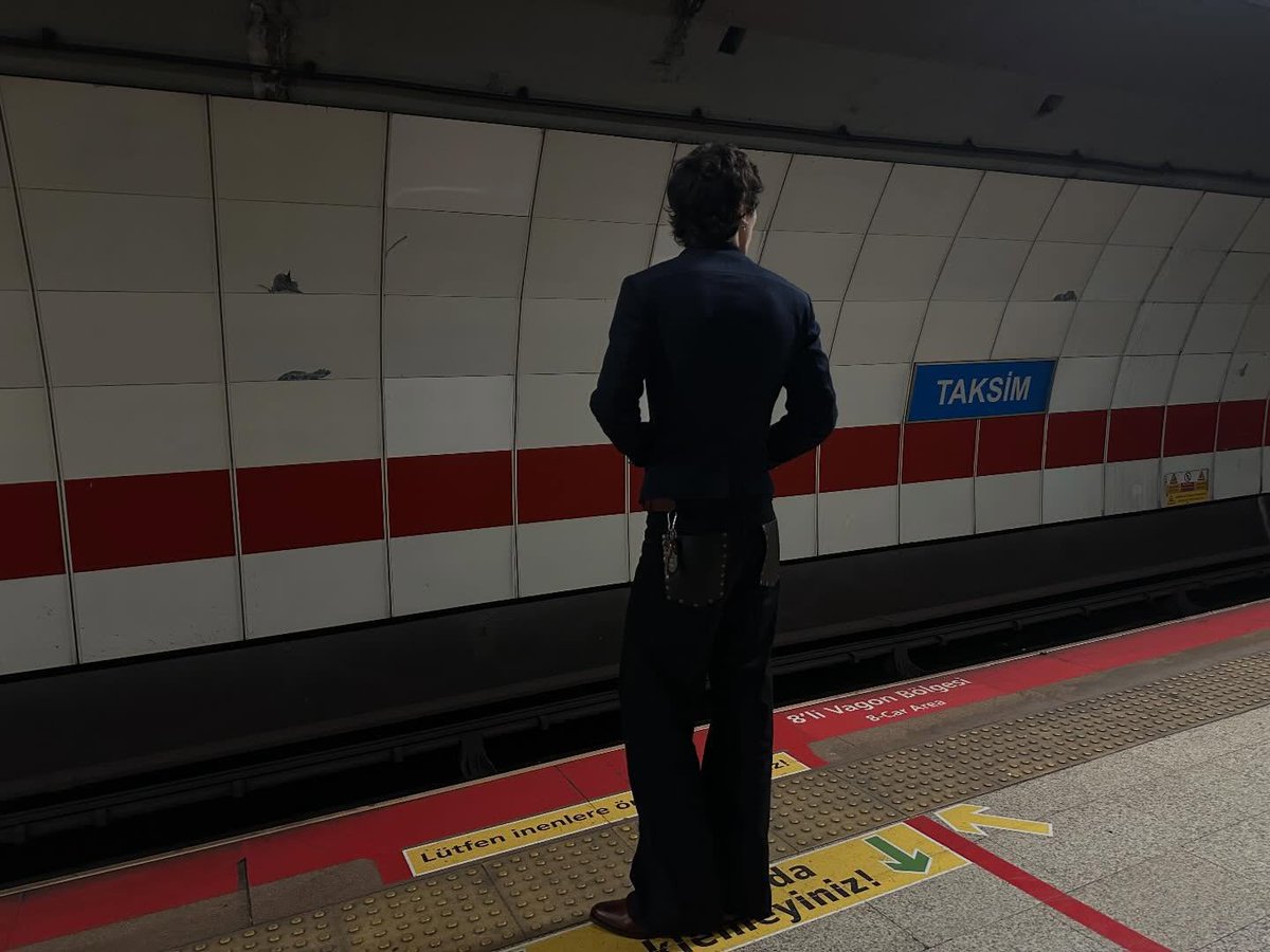ashtpvx's tweet photo. a living masterpiece https://t.co/pTWlwsFCWG