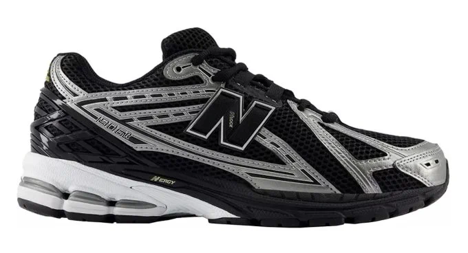 SneakerVisionz's tweet photo. Ad: Couple Sizes Added @ $47.97
New Balance 1906R Black Dark Silver

Shop: https://t.co/2rV0k5W6VF https://t.co/CTpijS2hEM