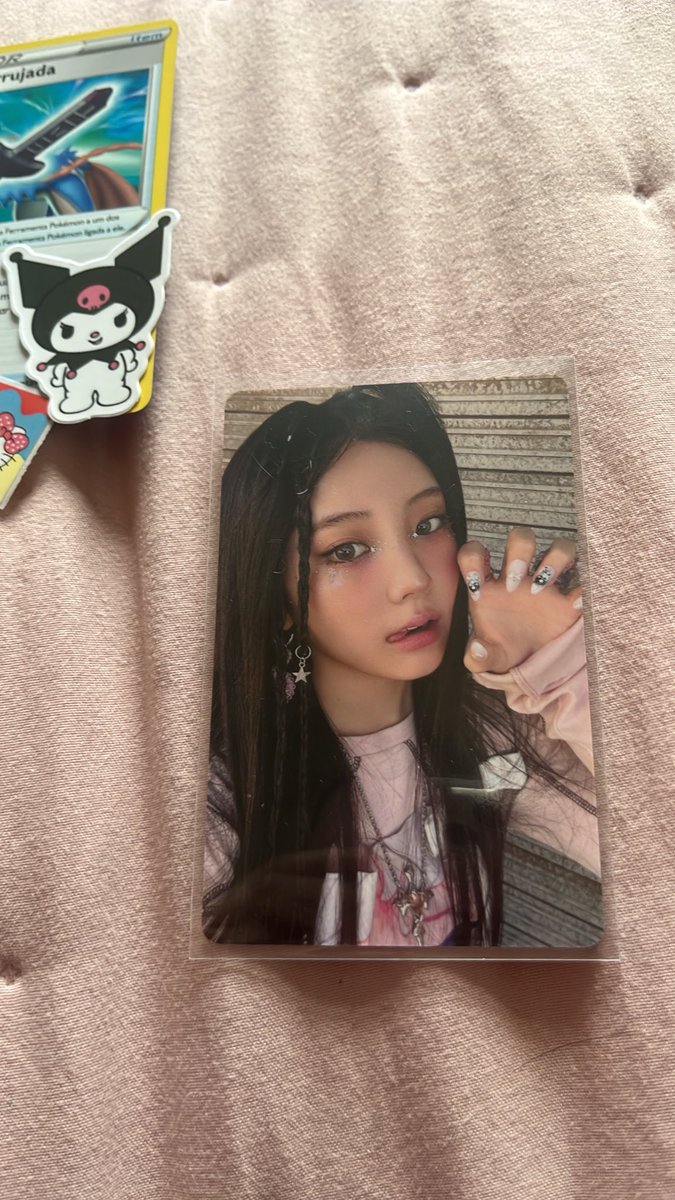 Alissaarahq's tweet photo. Feedback super positivo pra @yelanzs que me vendeu essa wonhee garrinha! Veio bem embalado e com brindes, adorei, obrigada ! 💖 https://t.co/sPXhoR1wDV